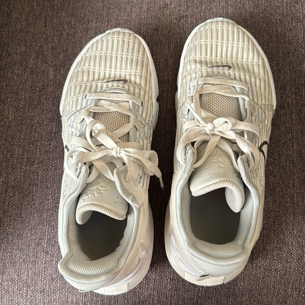 LaBron Witness 6 basketball shoes